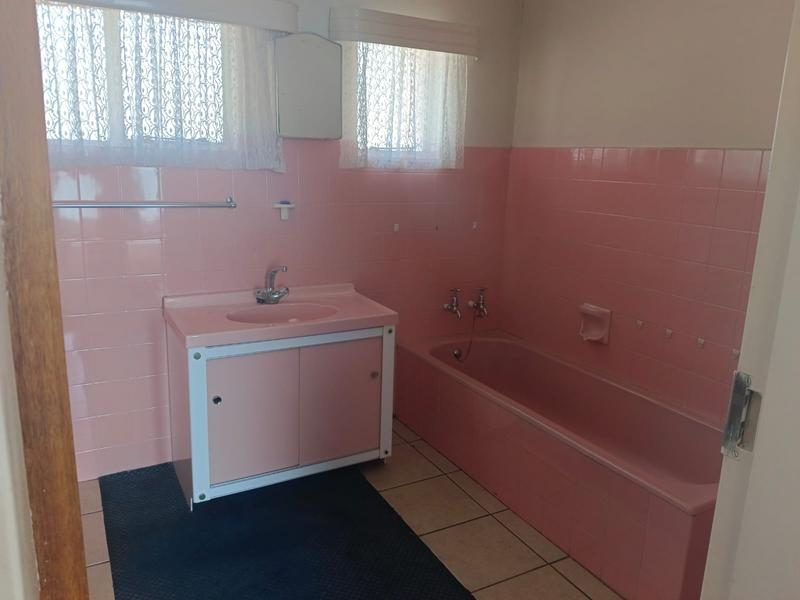 5 Bedroom Property for Sale in Sasolburg Free State